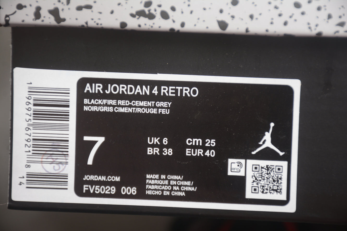 J4 Black fire Red Cement grey