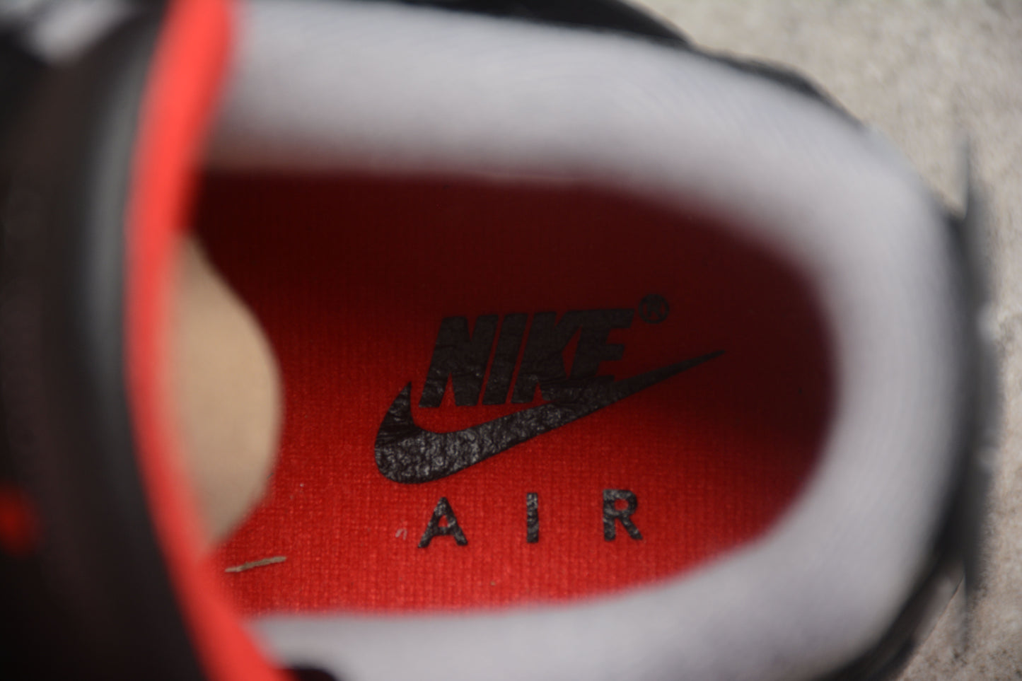 J4 Black fire Red Cement grey