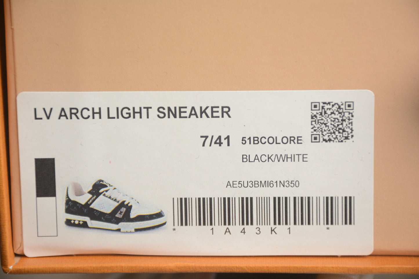 LV Classic Black White